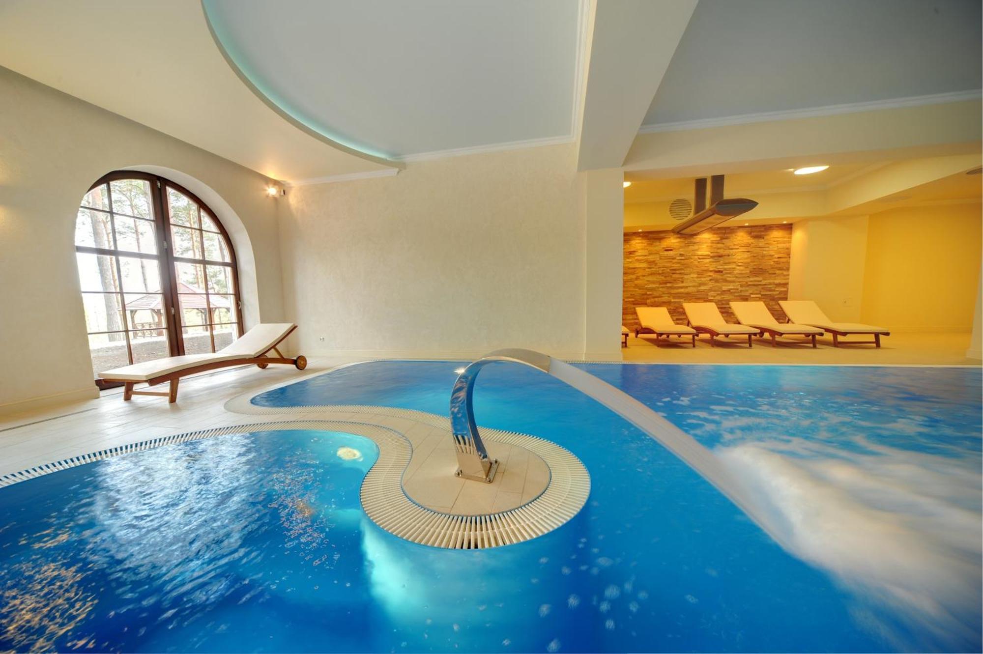 Hotel Kazimierski Zdroj ยาโนเวียซ ภายนอก รูปภาพ