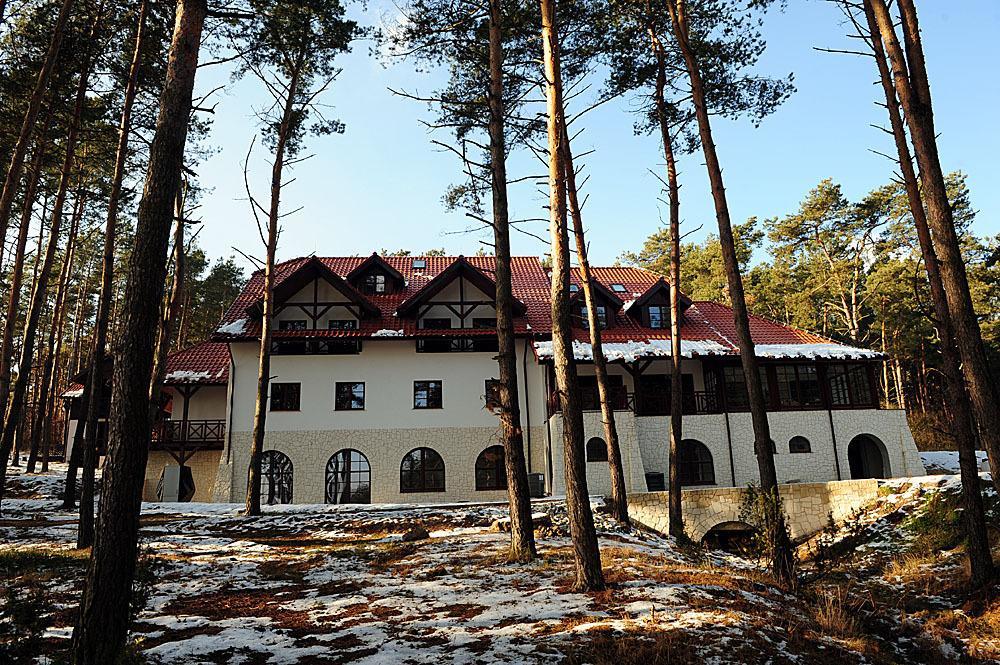 Hotel Kazimierski Zdroj ยาโนเวียซ ภายนอก รูปภาพ