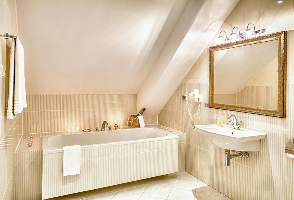 Hotel Kazimierski Zdroj ยาโนเวียซ ภายนอก รูปภาพ