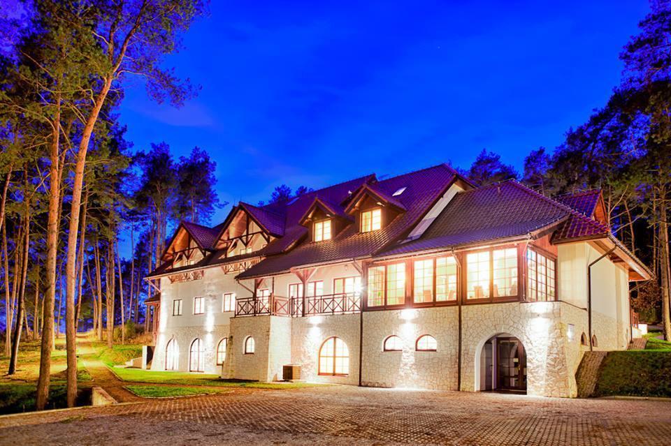 Hotel Kazimierski Zdroj ยาโนเวียซ ภายนอก รูปภาพ