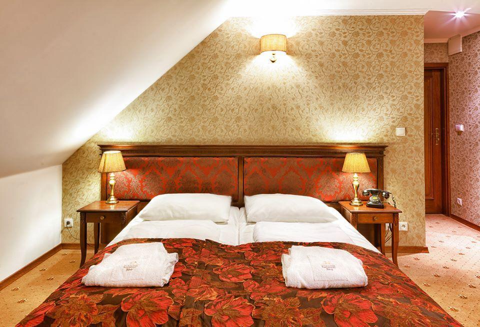 Hotel Kazimierski Zdroj ยาโนเวียซ ภายนอก รูปภาพ